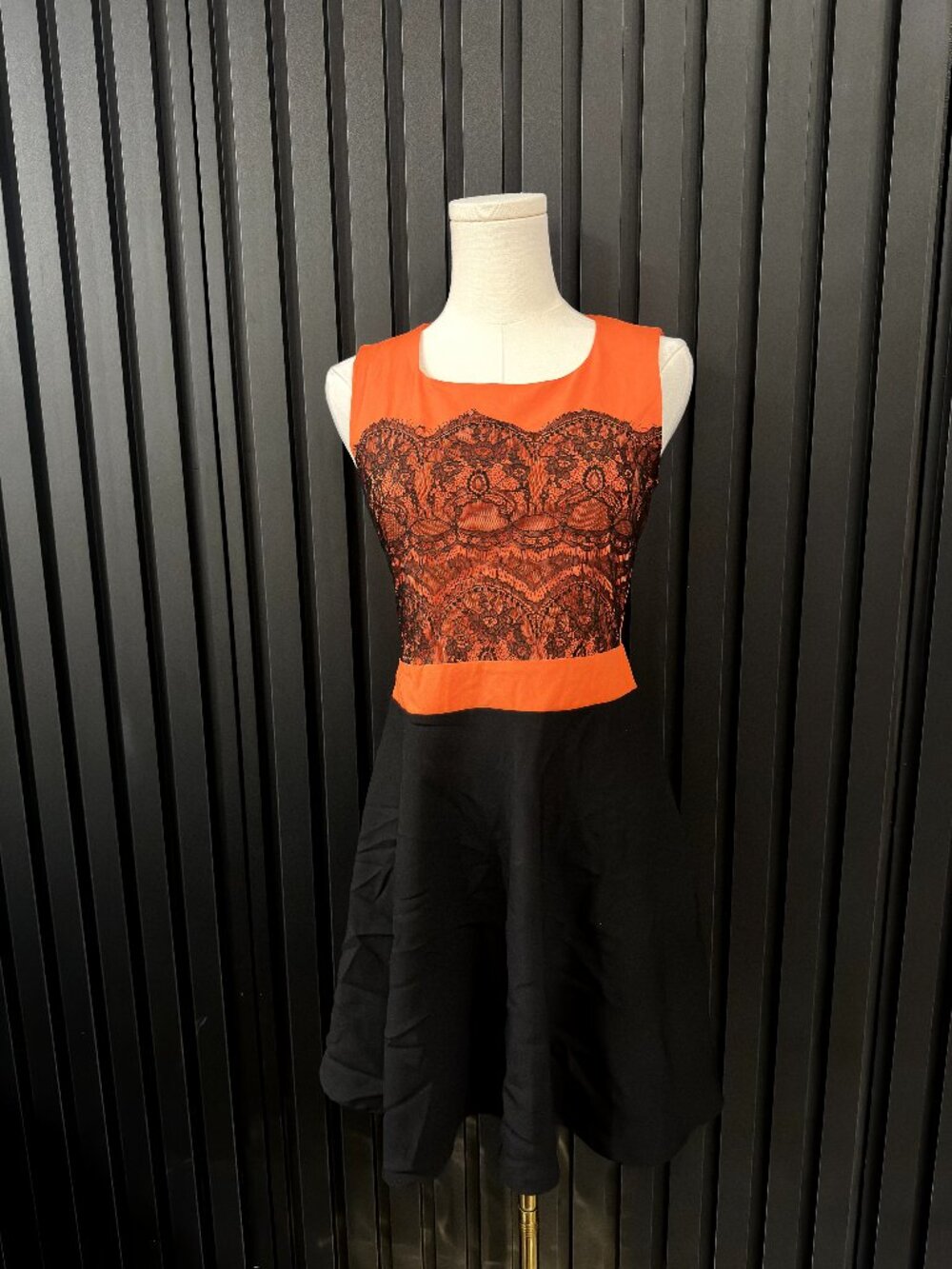 La Reyna Orange Black Lace Overlay Colorblock Sleeveless Asymmetrical Dress